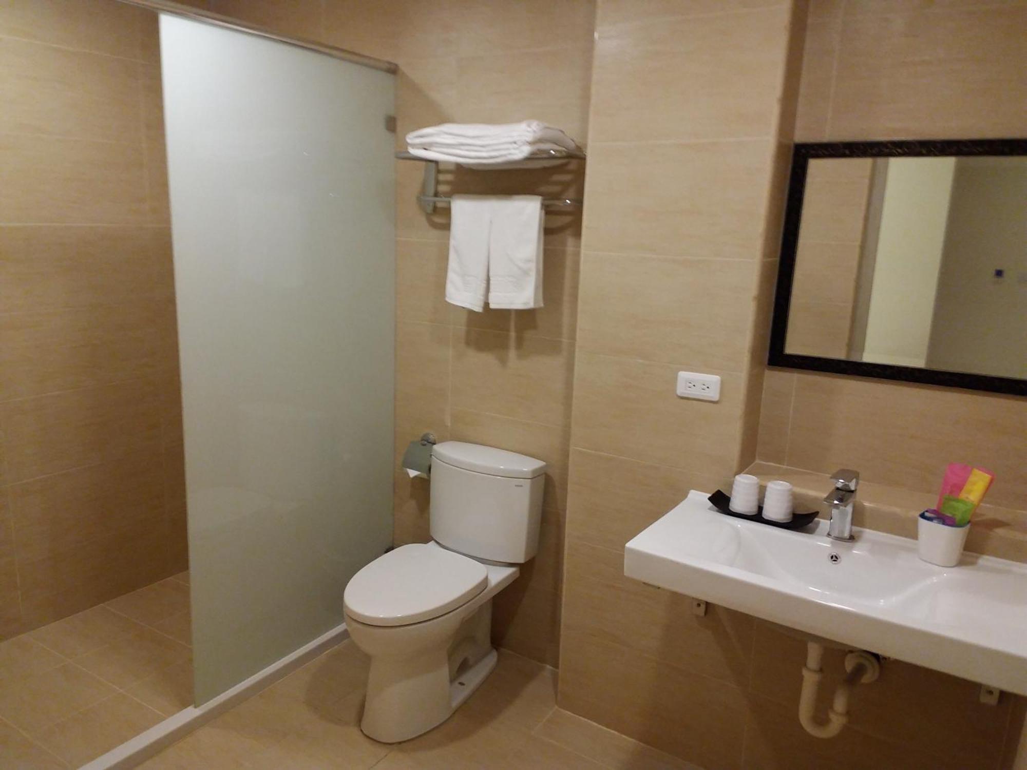 M Hotel Kaohsiung Værelse billede